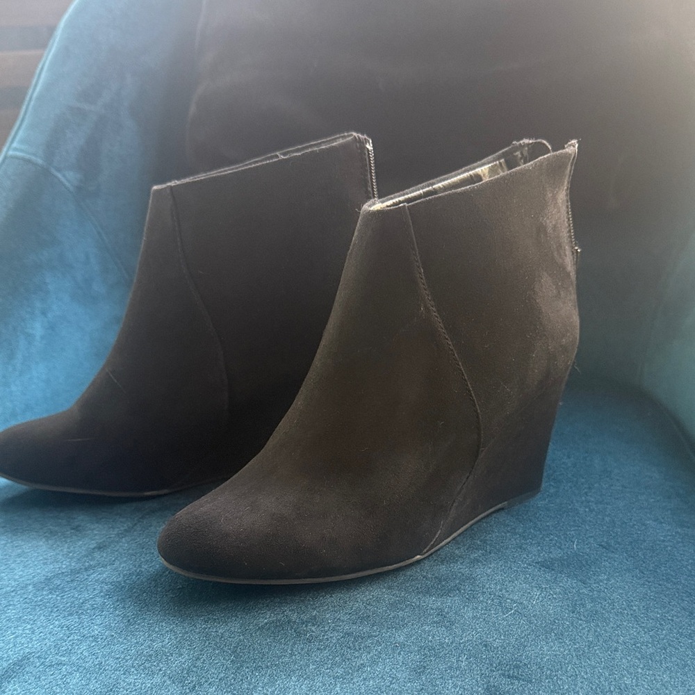 Elegant Black Suede Ankle Boots